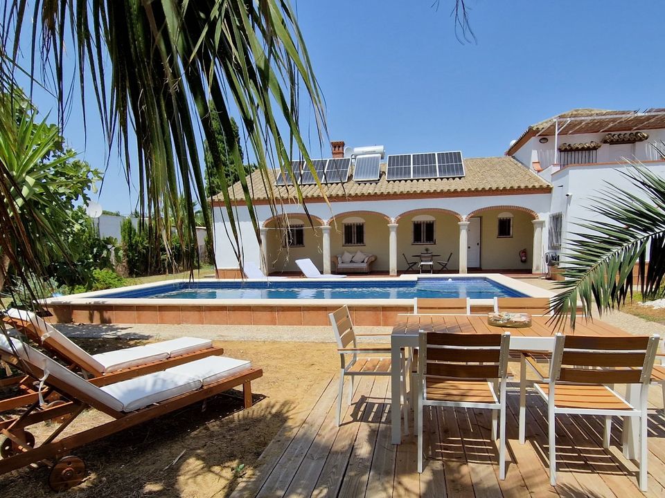 Country house for sale in Chiclana De La Frontera, Cadiz province €